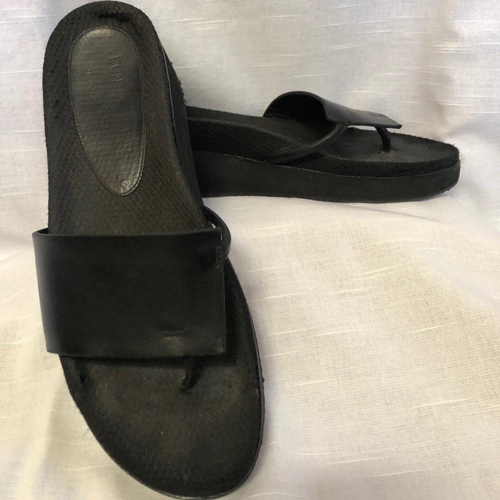 Donald J Pliner "Fifi" Platform Sandal